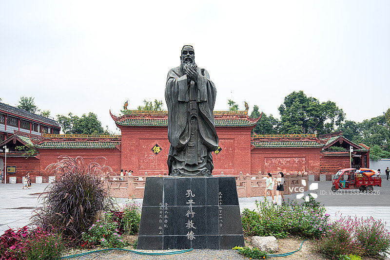 孔子塑像图片素材