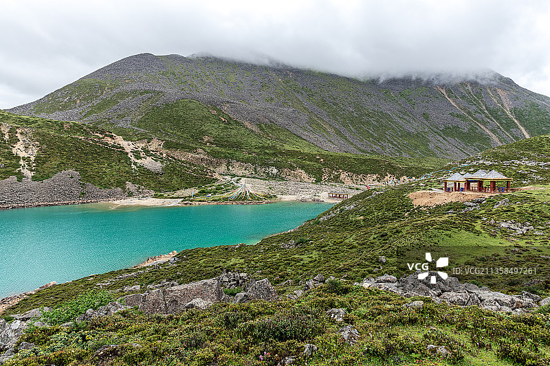 碧绿色的白马林措图片素材