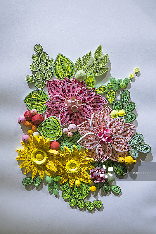 用纸折出来的漂亮花朵图片素材