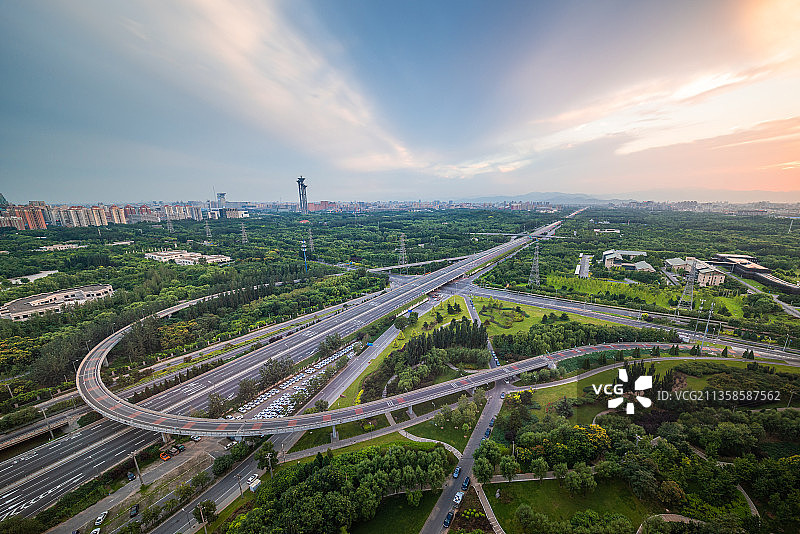 北京朝阳区仰山桥日落晚霞全景图片素材