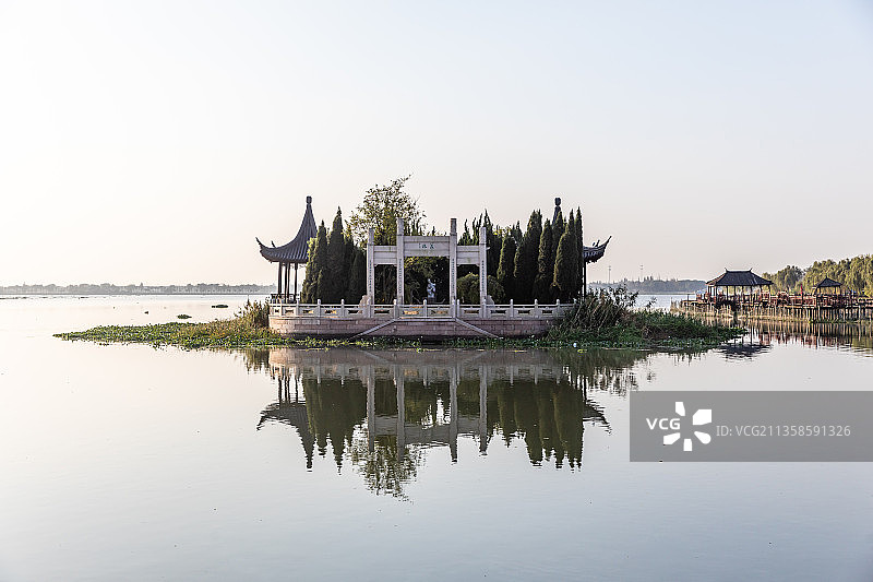 江苏苏州昆山锦溪古镇陈妃水冢图片素材