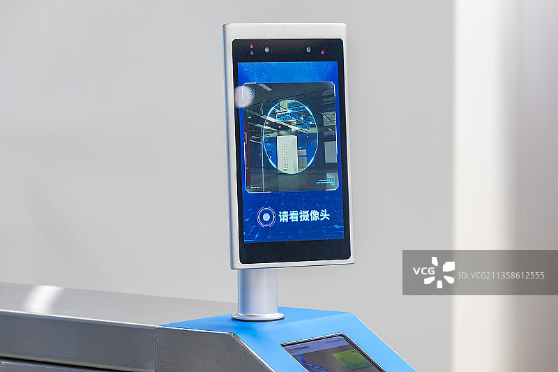 地铁刷脸乘车、闸机、设备、服务、特写、移动支付图片素材