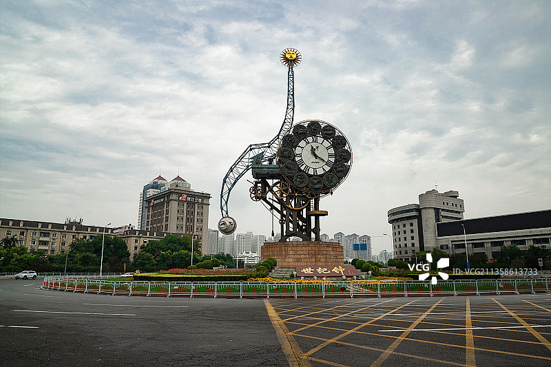 中国天津市世纪钟地标建筑图片素材