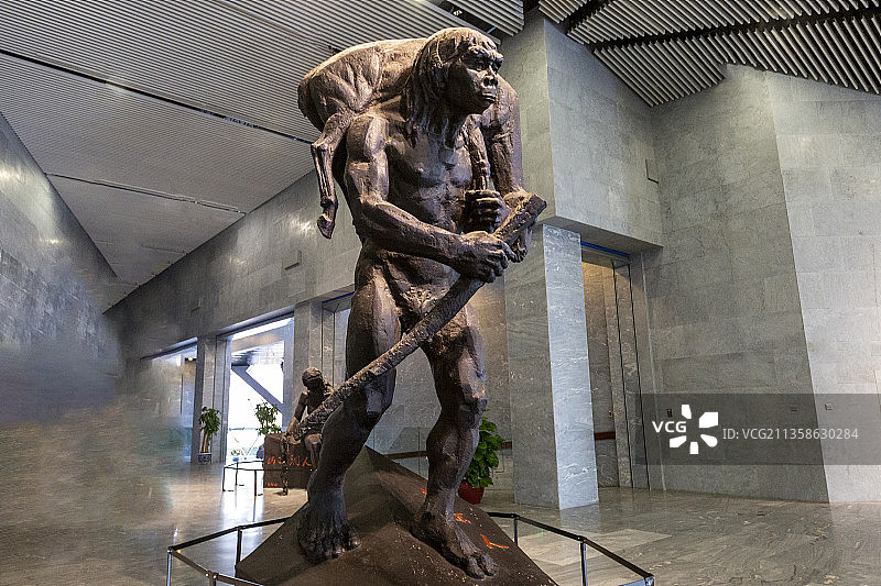 北京房山周口店遗址博物馆藏：北京人（比例1∶3）图片素材