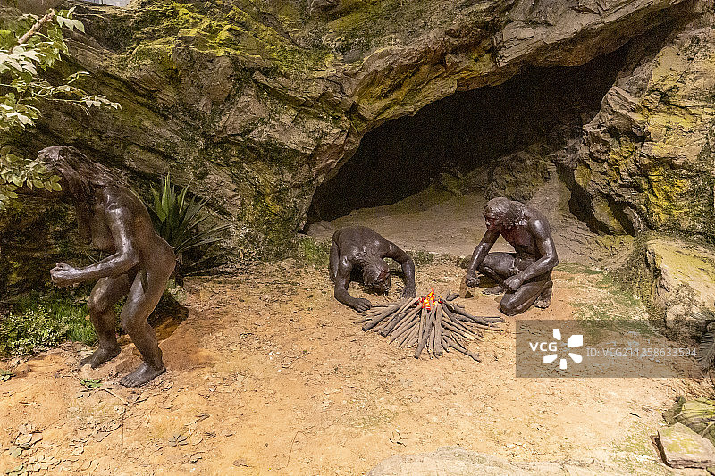 北京房山周口店遗址博物馆藏：“北京人”用火图片素材