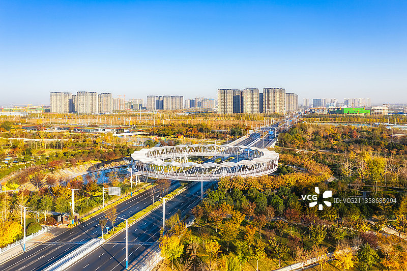 河南郑州航空港经济综合实验区双鹤湖中央公园秋季户外航拍图片素材