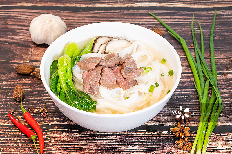 木板背景广西桂林米粉老友粉食材图片素材