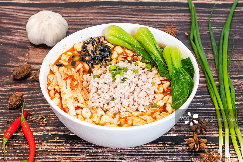 木板背景广西桂林米粉老友粉食材图片素材