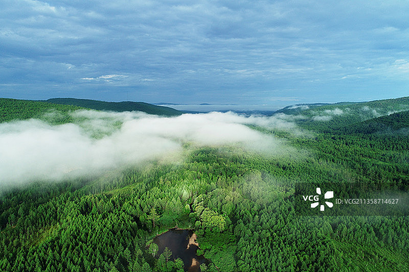 航拍大兴安岭山林云海图片素材