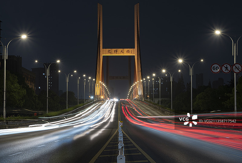 文晖大桥入夜图片素材