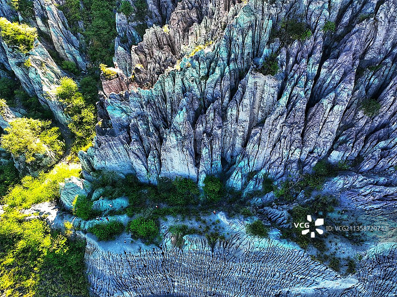 云南元江彩色石膏林图片素材