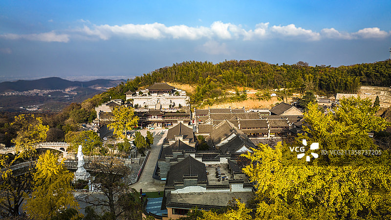 江苏句容宝华山隆昌寺秋景图片素材
