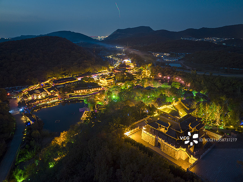 江苏句容千华古村夜景图片素材