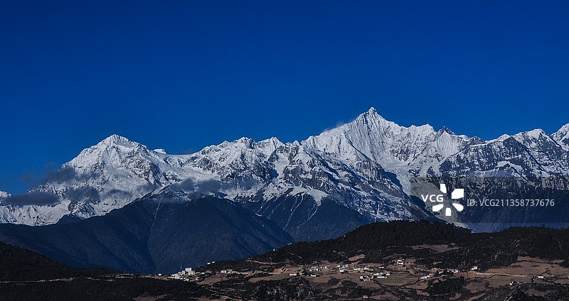 神山之首-卡瓦格博图片素材