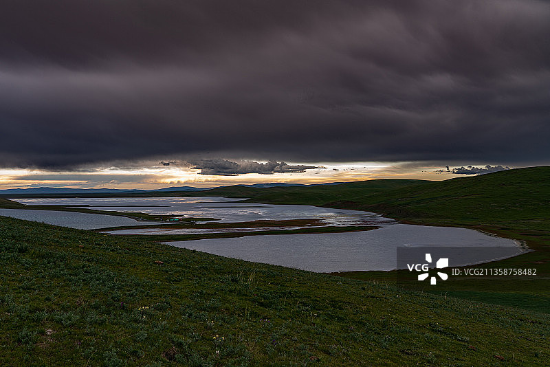 黄河源头、大美扎陵湖、晚霞、乌云、霞光图片素材