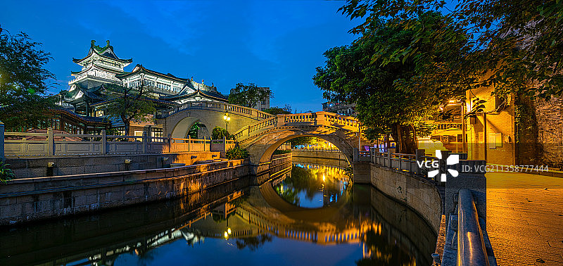 中国广州粤剧艺术博物馆古建筑夜景图片素材