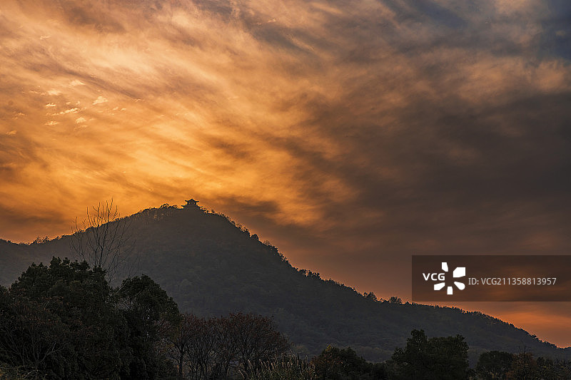 晚霞映照锁情台图片素材