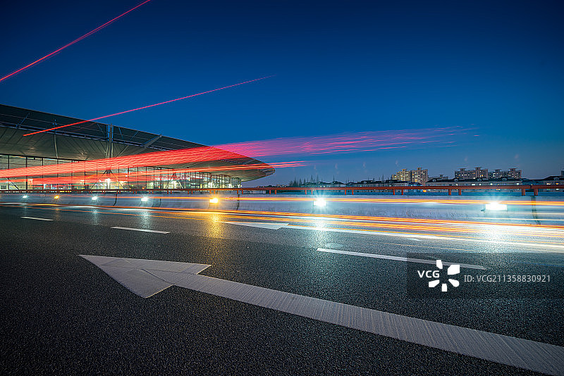 高速公路汽车灯光残影图片素材