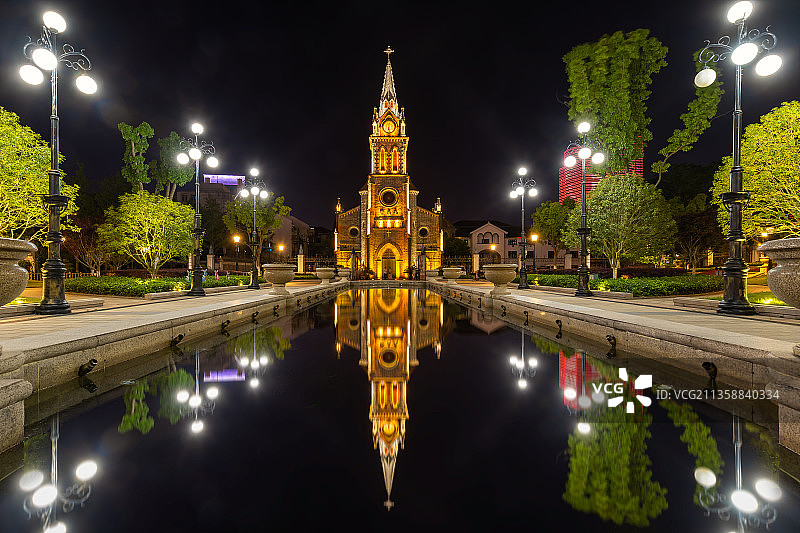 中国浙江省宁波市三江口著名景点老外滩天主教堂图片素材