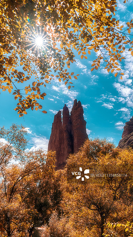 甘肃临夏炳灵地质公园奇峰怪石图片素材