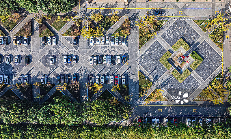 江苏苏州工业园区独墅湖月亮湾附近停车场图片素材