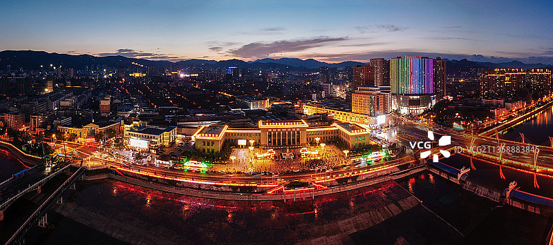 张家口 桥西区 展览馆 夜景 百盛购物 中联大厦 尚峰广场图片素材