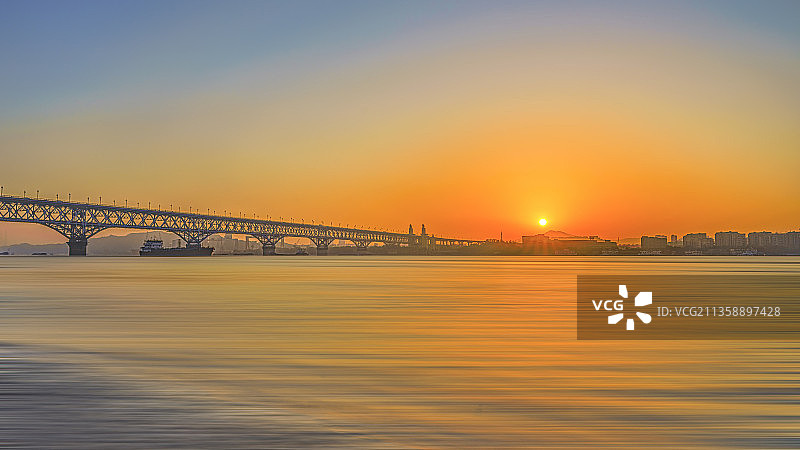 南京长江大桥 日出 晨光图片素材