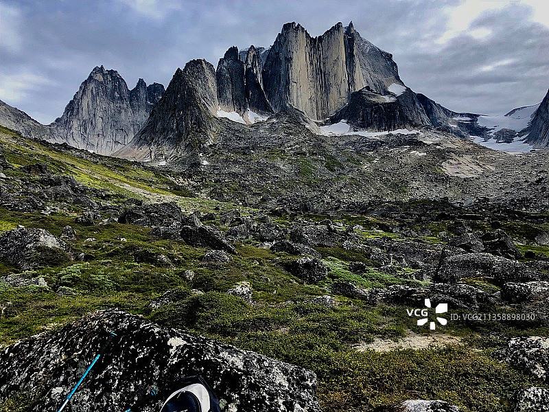 山上的行人图片素材