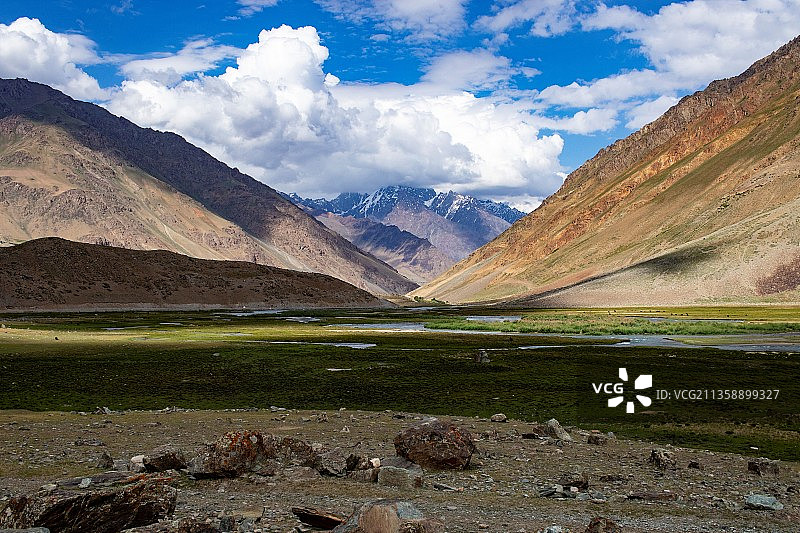 巴基斯坦 Shandur Pass 湖光山色图片素材