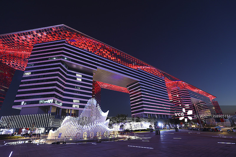 上海松江地标G60科创云廊夜景图片素材