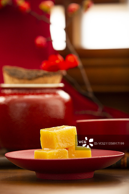 春节系列，老北京小吃豌豆黄和茶道静物图片素材