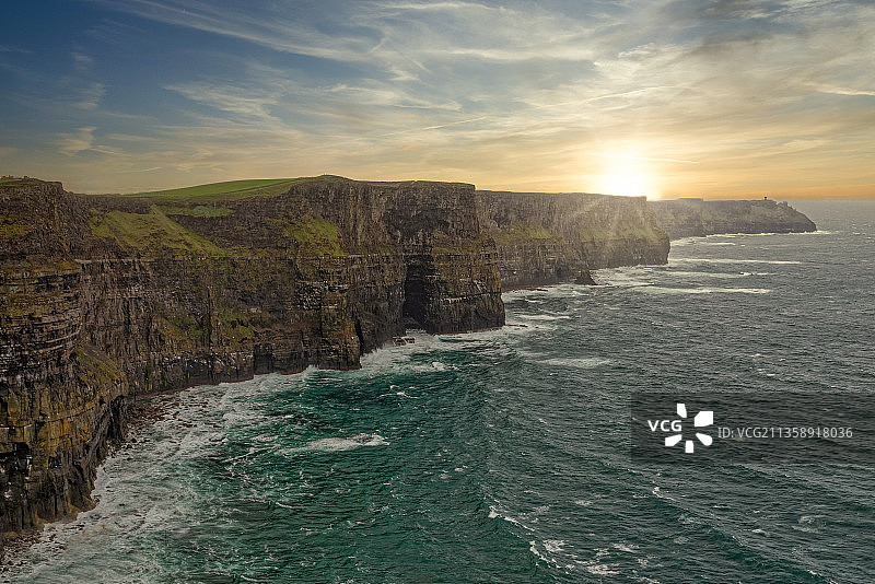 爱尔兰莫赫悬崖日落景色图片素材