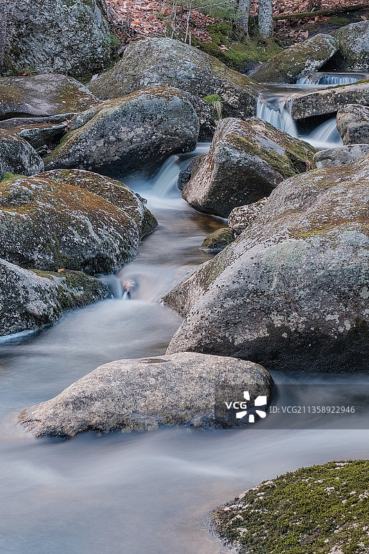 岩石河流风光图片素材