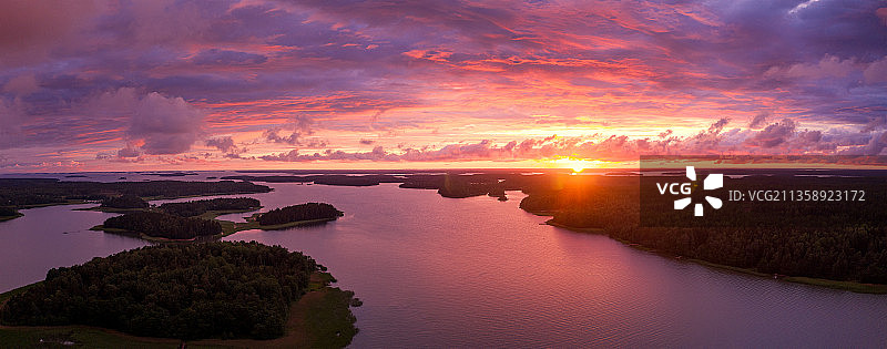 芬兰图尔库群岛壮丽海景图片素材