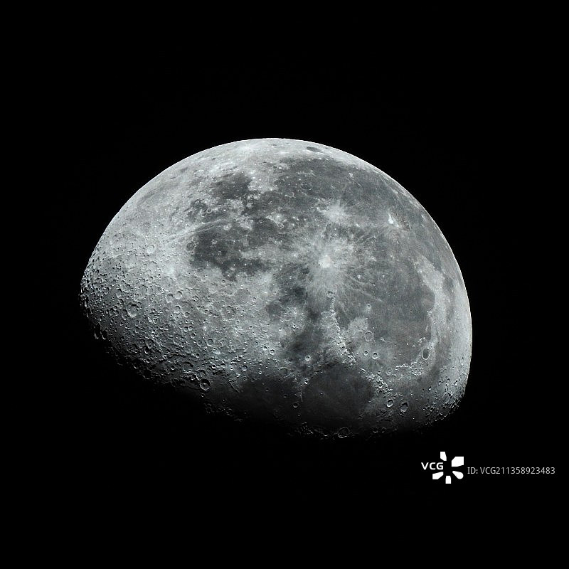 巴西夜空中的月亮图片素材