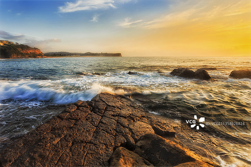澳大利亚新南威尔士州悉尼日落时分的海景图片素材