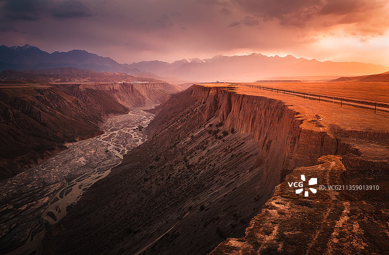 中国新疆塔城安集海大峡谷自然风光图片素材