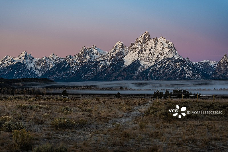 日落时分怀俄明州雪山风光图片素材