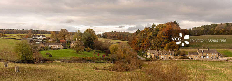 英国伯福德福德威尔斯特恩田野树木图片素材