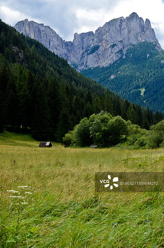 意大利特伦托，法萨波扎的壮丽山景图片素材