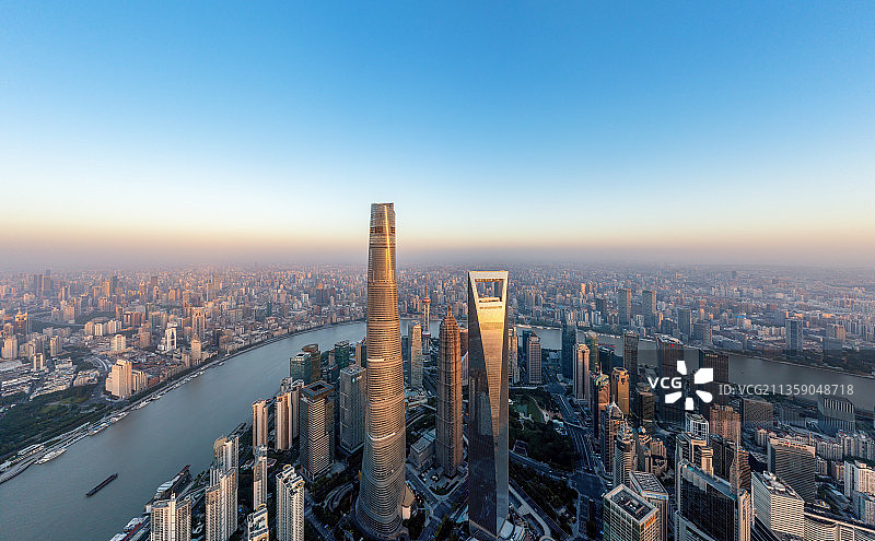 上海陆家嘴CBD日出黄金时刻全景航拍图片素材