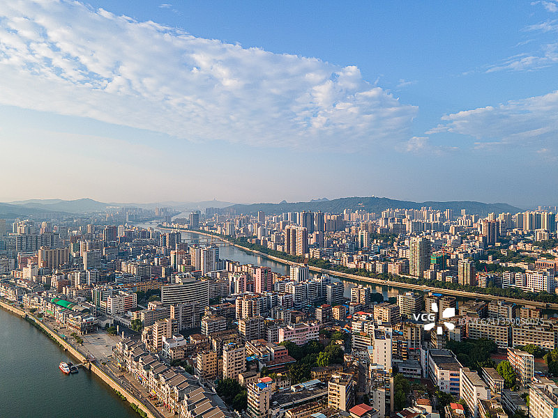 中国广东省韶关市城市天际线航拍风光图片素材