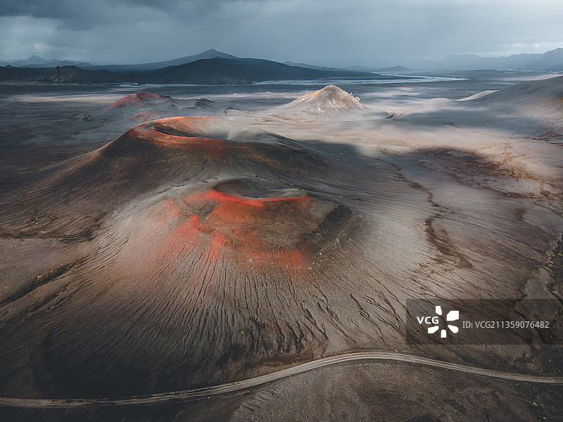 火山喷口熔岩蒸汽航拍图片素材