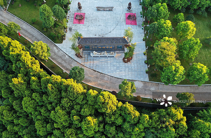 四川省南充市西充多扶凤凰山圭峰禅院航拍图片素材