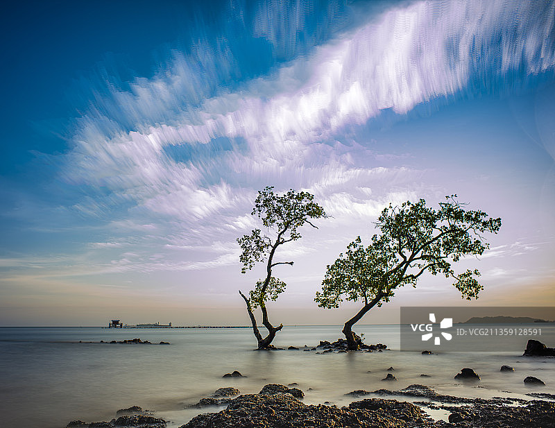 马来西亚森美兰州巴西班让日落时分的海景图片素材