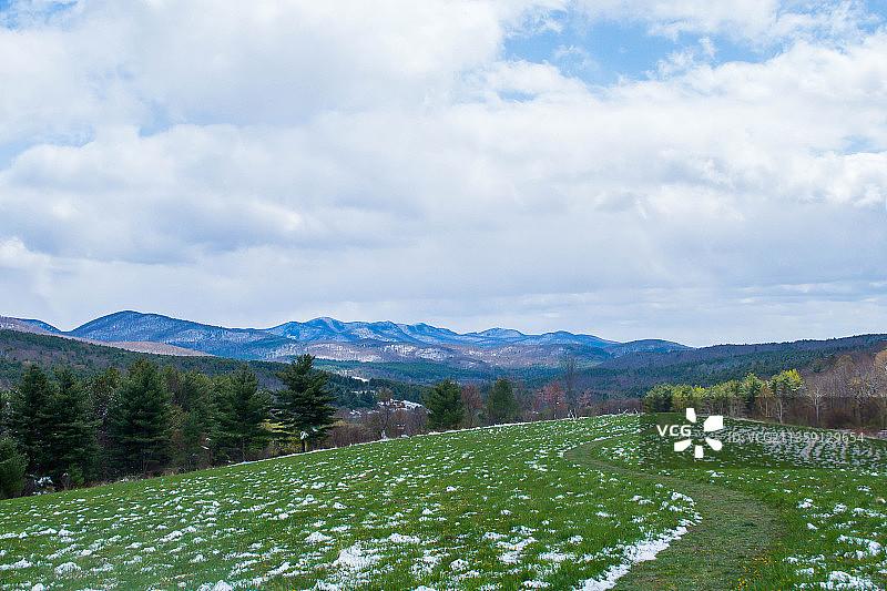 美国佛蒙特州哈伯德顿田野风光图片素材