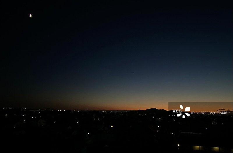 日本岐阜县本巢市夜景轮廓图片素材
