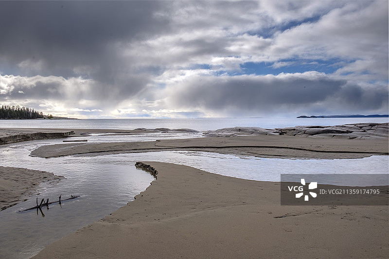 海滩背对天空的风景图片素材