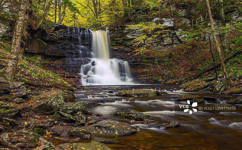 美国里基茨格伦州立公园森林瀑布风景图片素材