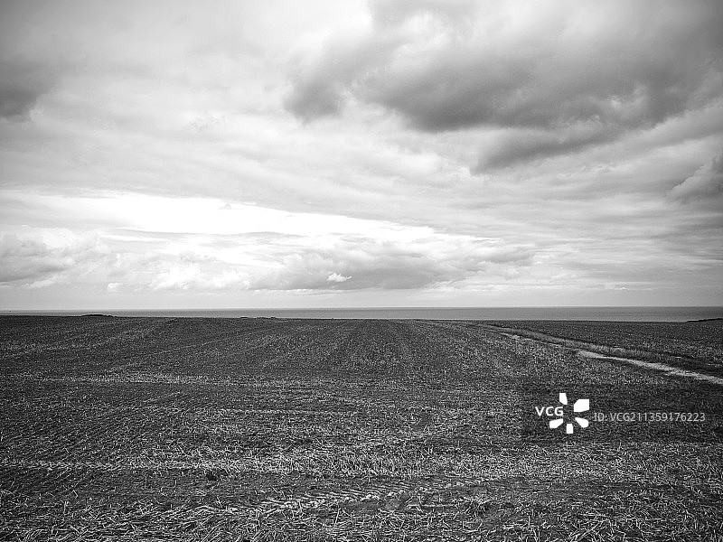 海天映衬的风景图片素材